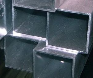 Труба алюминиевая профильная АД1